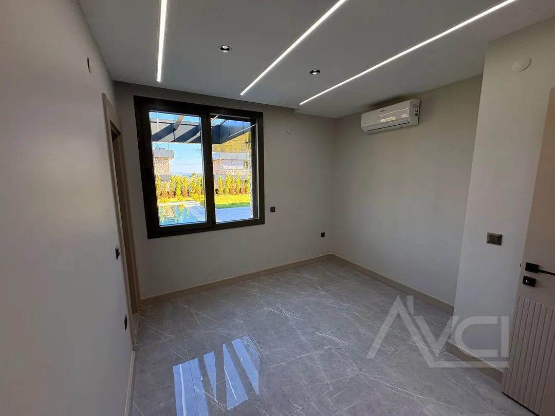 AVCI’DAN 650M2 İÇERİSİNDE MÜSTAKİL HAVUZLU ULTRA LÜKS 4+1 VİLLA