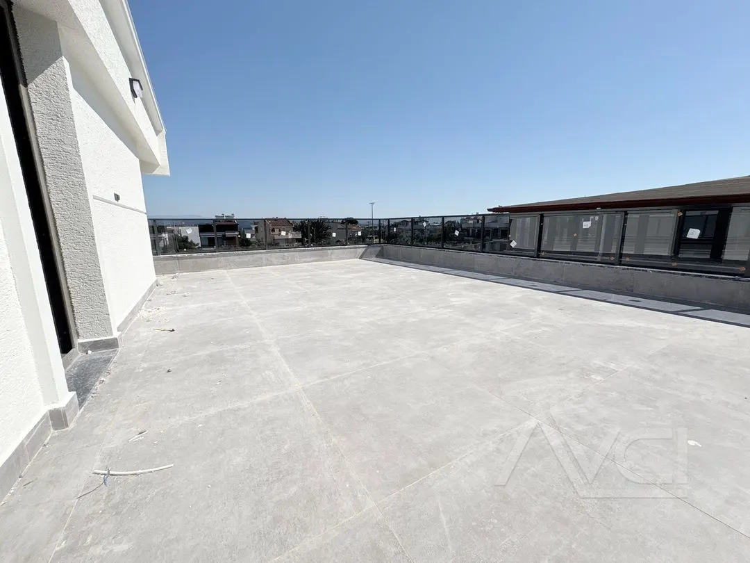 AVCI’DAN GÜRE YOL ALTINDA DENİZE YAKIN İKİZ 4+1 LÜKS VİLLA