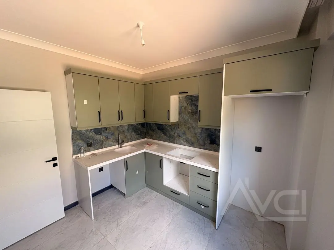 AVCI’DAN 3+1 BURHANİYE’DE DENİZE 50MT VİLLA