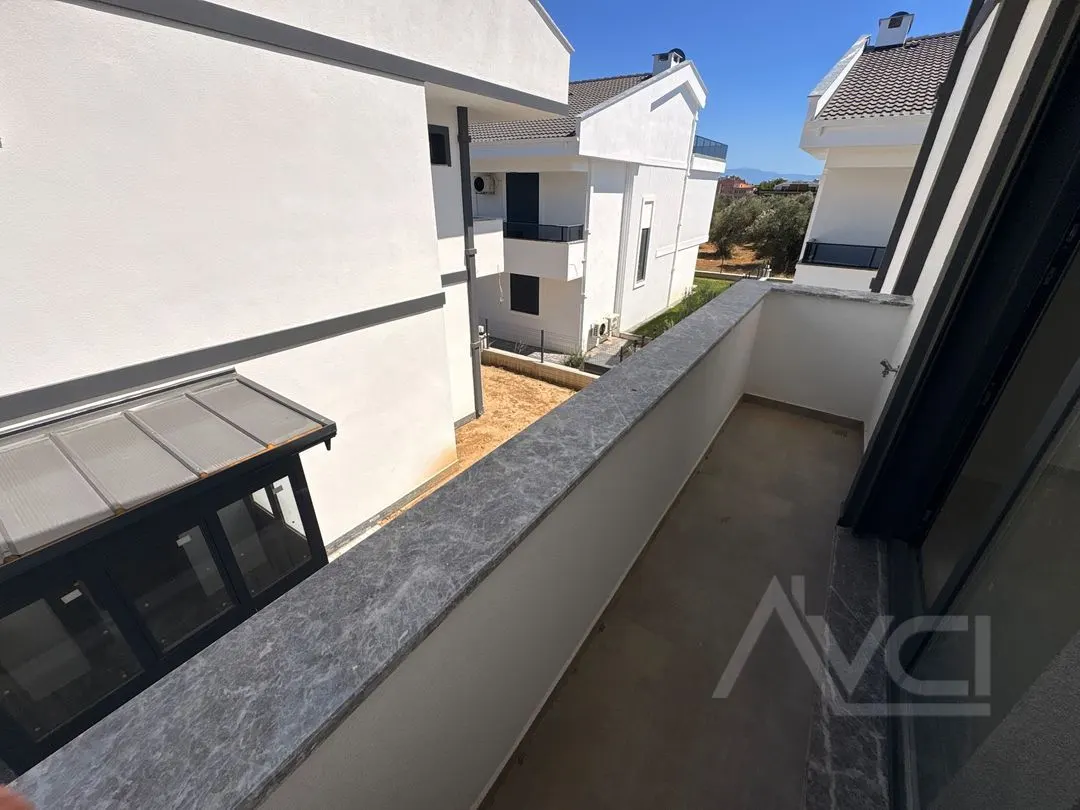 AVCI’DAN GÜREDE MÜSTAKİL 5+2 GİRİŞTE ODALI 300M2 OTURUMLU VİLLA