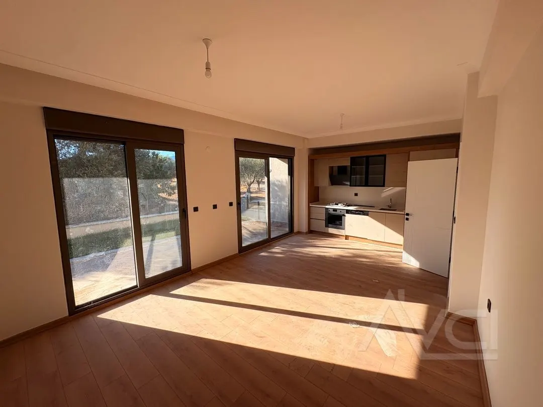 AVCI’DAN GÜRE YOL ALTINDA DENİZE YAKIN 2+1 BAHÇE KULLANIMLI LÜKS DAİRE