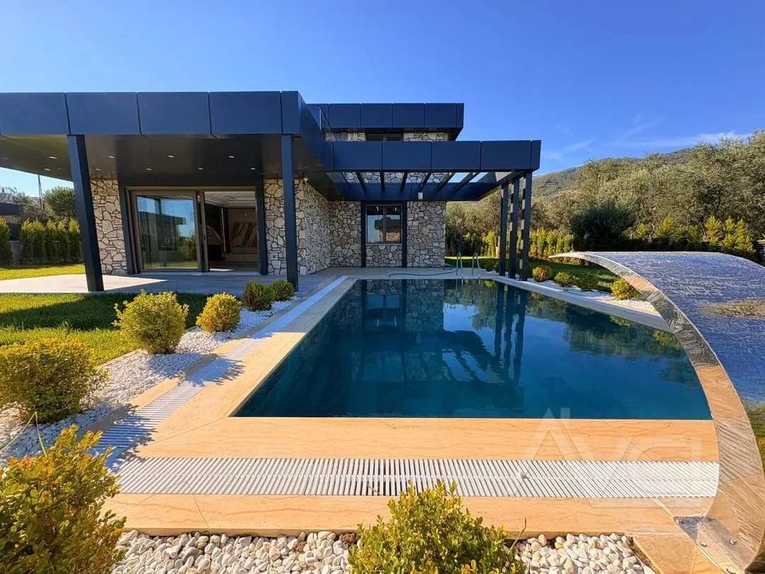 AVCI’DAN 650M2 İÇERİSİNDE MÜSTAKİL HAVUZLU ULTRA LÜKS 4+1 VİLLA