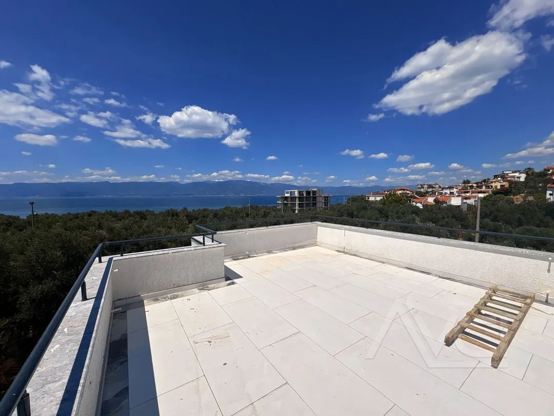 AVCI’DAN 3+1 DENİZ MANZARALI GİRİŞTE ODALI 350M2 İÇESİNDE PELİTKÖY’DE TEK MÜSTAKİL