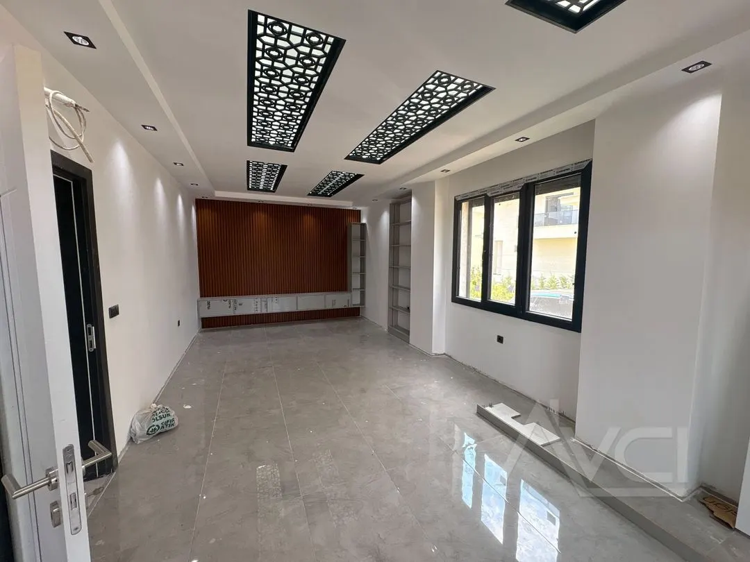 AVCI’DAN 5+1 SAUNALI HAMAMLI SİTE İÇİ ORTAK HAVUZLU OTOPARKLI LÜKS VİLLA