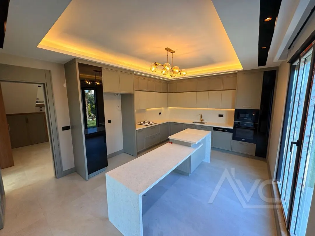 AVCI’DAN AVCILAR’DA 600M2 4+1 MÜSTAKİL HAVUZLU LÜKS VİLLA