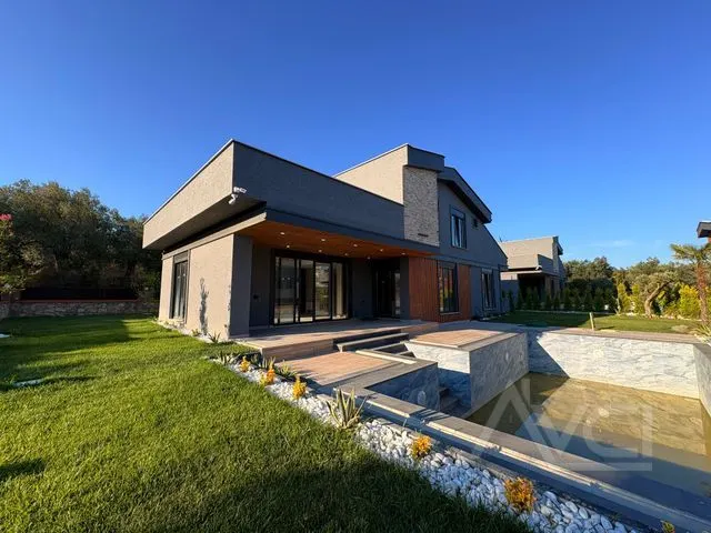 AVCI’DAN AVCILAR’DA 600M2 4+1 MÜSTAKİL HAVUZLU LÜKS VİLLA