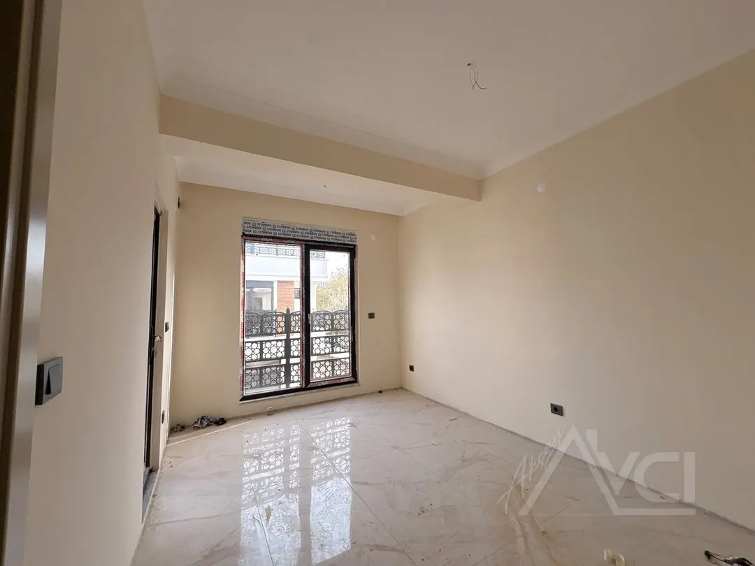 AVCI’DAN GÜRE’DE 3+1 TERASLI ORTAK HAVUZLU İKİZ VİLLA