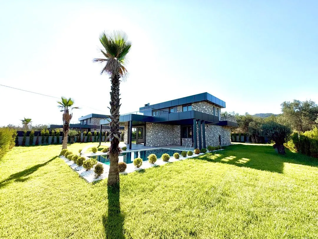 AVCI’DAN 650M2 İÇERİSİNDE MÜSTAKİL HAVUZLU ULTRA LÜKS 4+1 VİLLA