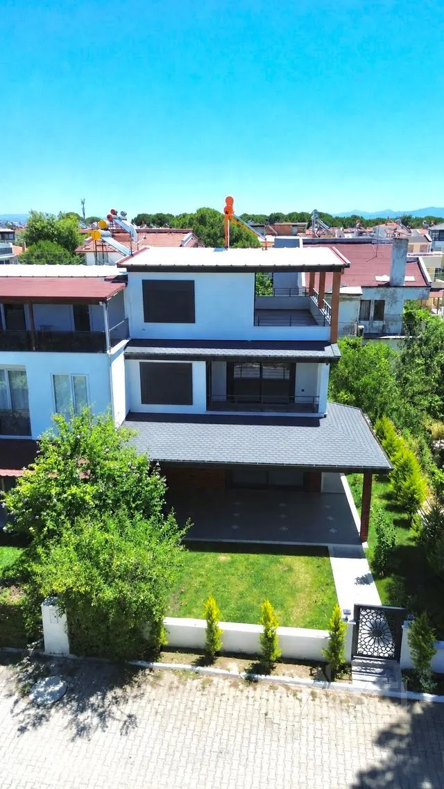 AVCI’DAN DENİZE 10 MT DENİZ MANZARALI 5+1 VİLLA