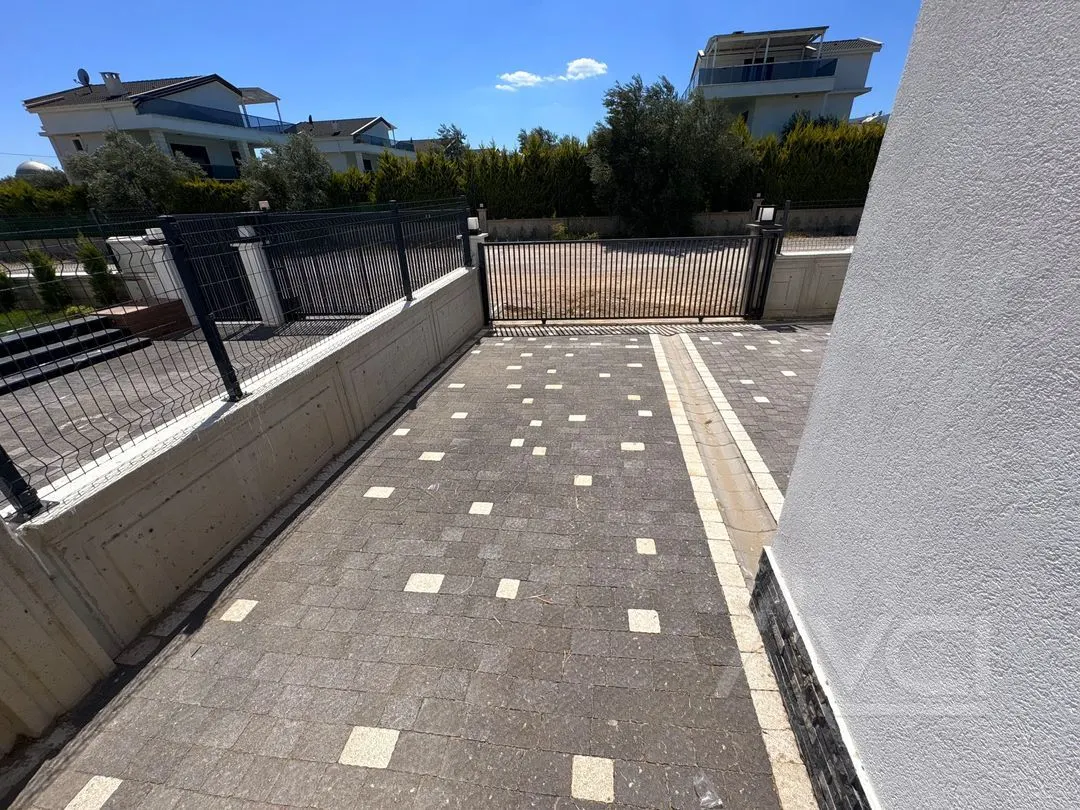 AVCI’DAN GÜREDE MÜSTAKİL 5+2 GİRİŞTE ODALI 300M2 OTURUMLU VİLLA