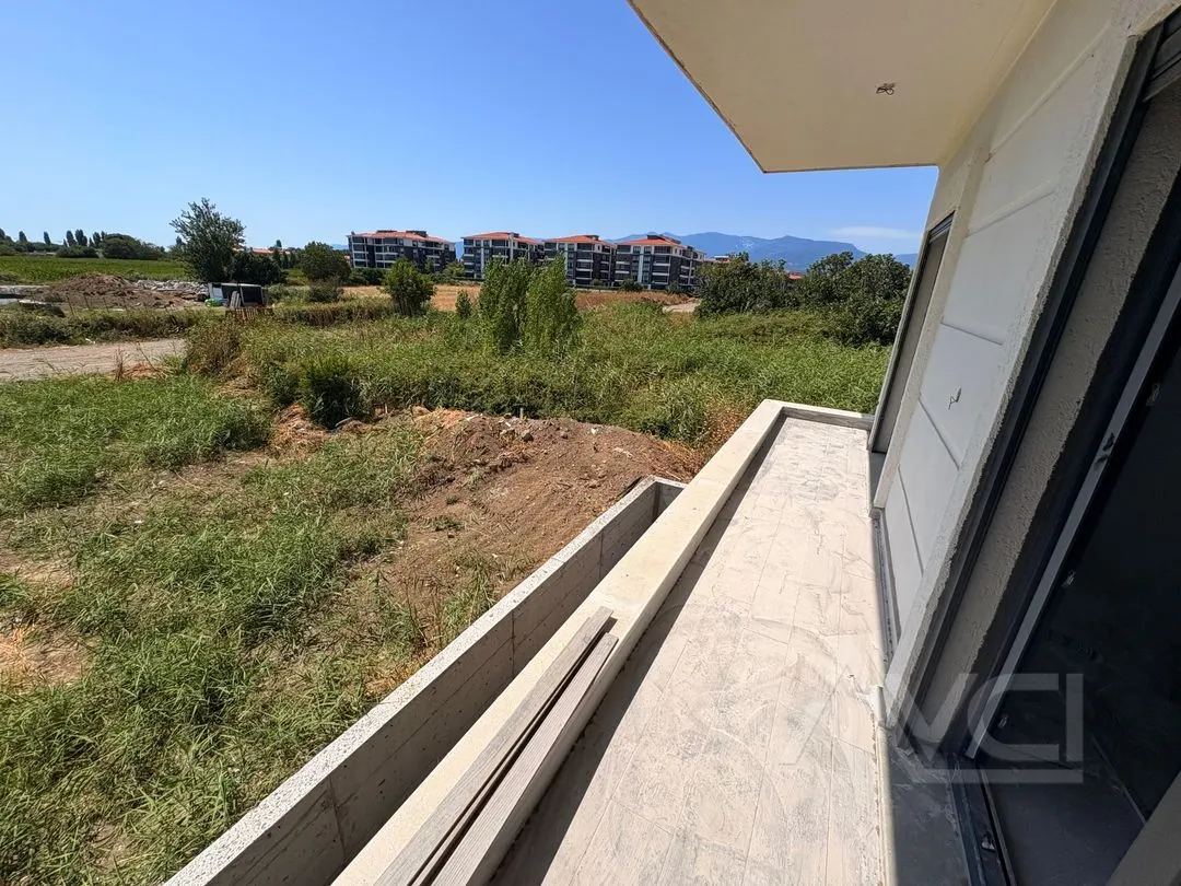 AVCI’DAN CENNETAYAĞIN’DA 3+1 İKİZ AYRI GİRİŞLİ 240M2 VİLLA