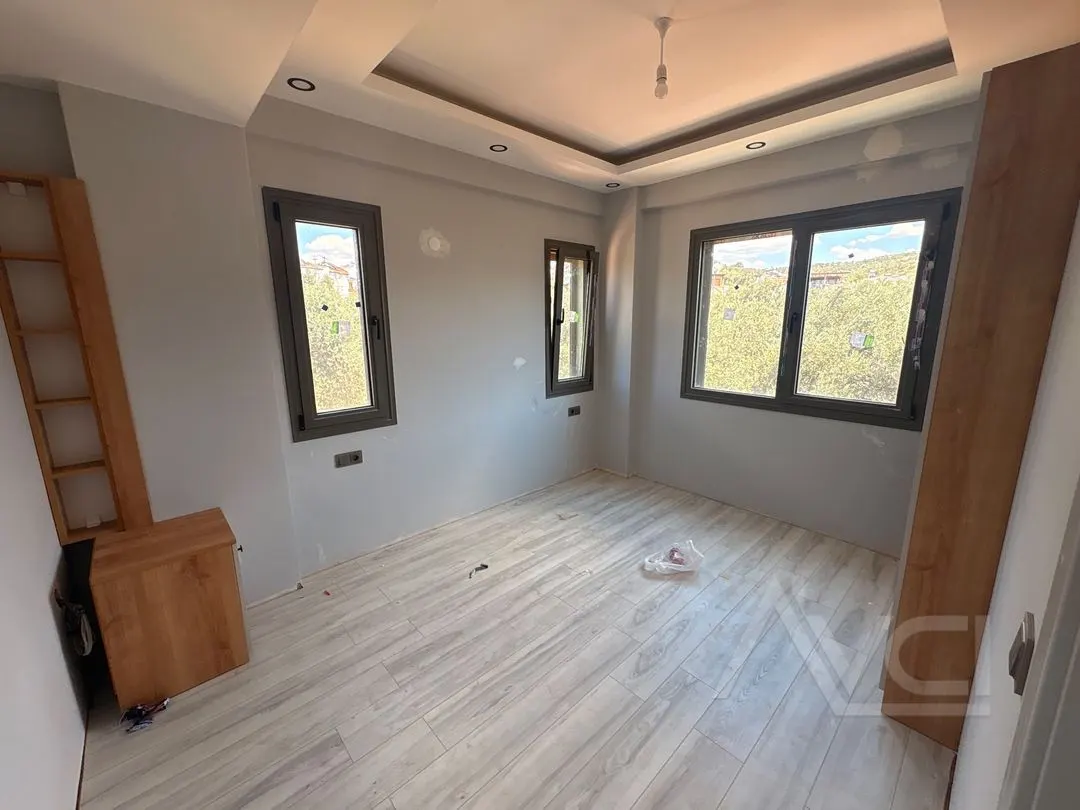 AVCI’DAN 3+1 DENİZ MANZARALI GİRİŞTE ODALI 350M2 İÇESİNDE PELİTKÖY’DE TEK MÜSTAKİL