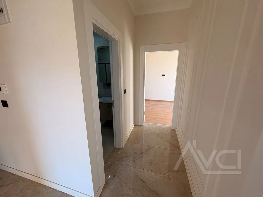 AVCI’DAN GÜRE YOL ALTINDA DENİZE YAKIN 2+1 BAHÇE KULLANIMLI LÜKS DAİRE