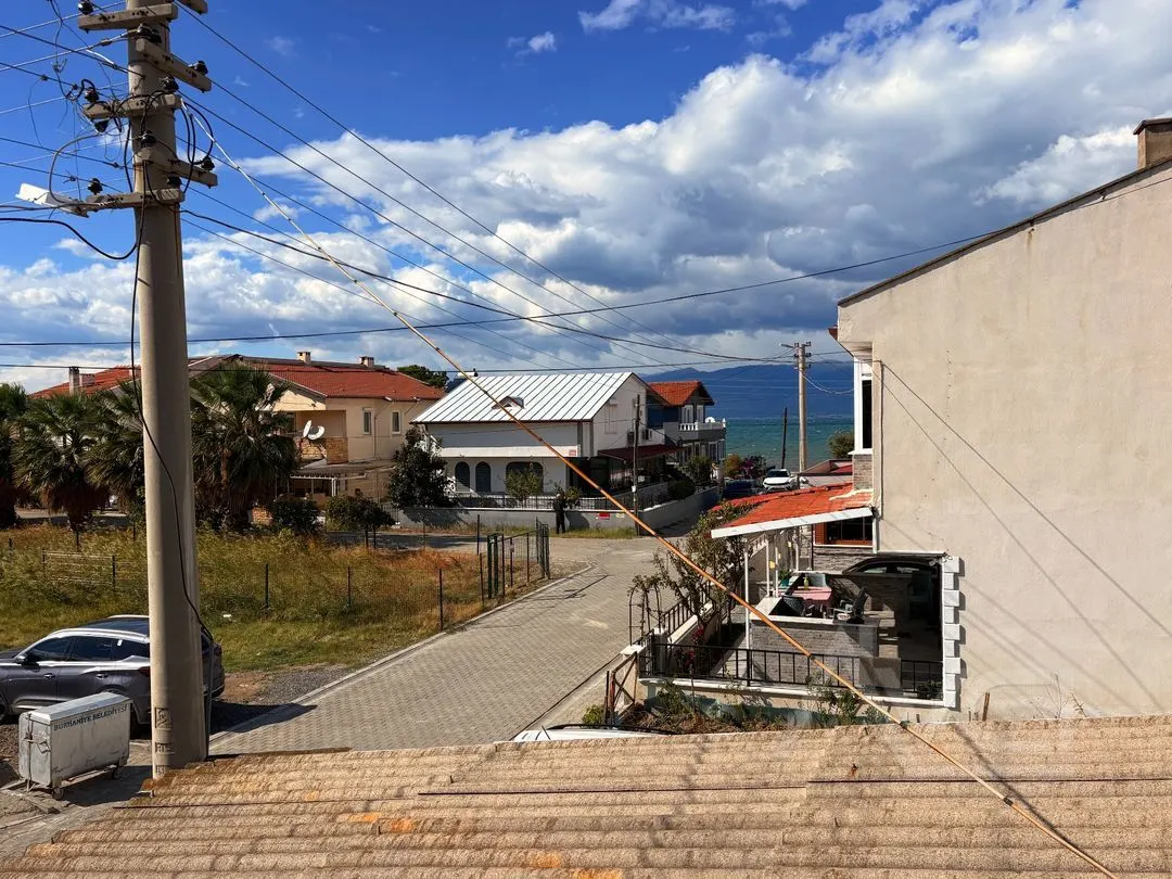 AVCI’DAN BURHANİYE İSKELE’DE DENİZE 20MT MÜSTAKİL EV