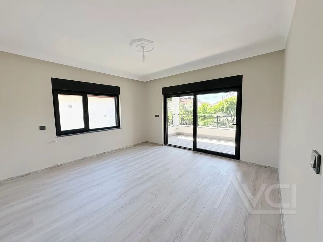 AVCI’DAN DENİZE 10 MT DENİZ MANZARALI 5+1 VİLLA