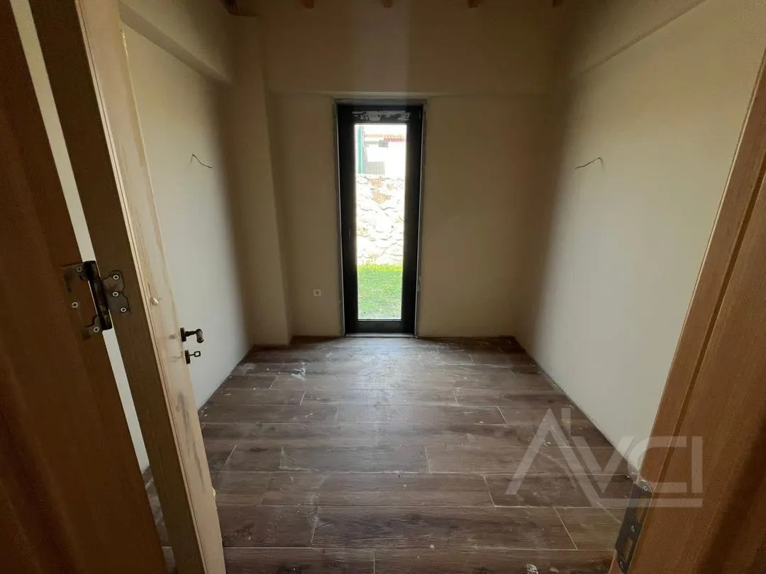 AVCI'DAN 600M2 ARSA TEK KATLI TAŞ 3+1 DENİZ MANZ EN ÖN VİLLA