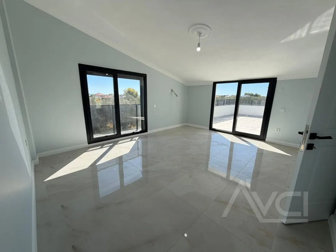 AVCI’DAN ALTINOLUK’TA 270M2 NET ÇOK GENİŞ 4+1 DENİZ MANZARALI