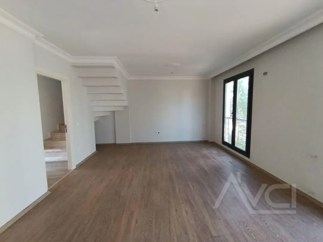 AVCI’DAN GÜRE YOL ALTINDA DENİZE 300MT SIFIR VİLLA