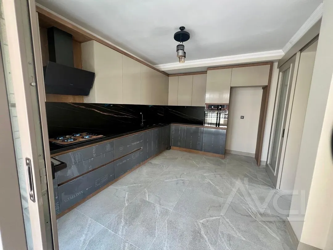 AVCI’DAN NARLI’DA DENİZE 200 MT TAM MÜSTAKİL 2 KATLI VİLLA