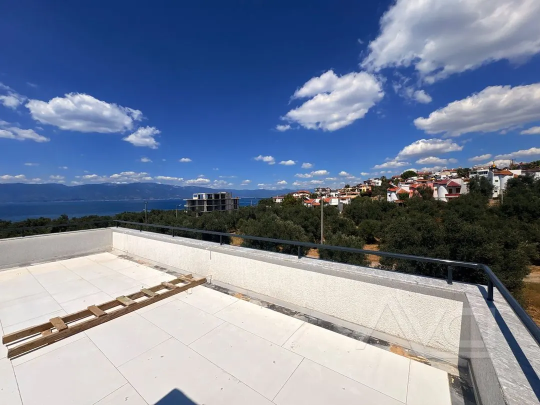 AVCI’DAN 3+1 DENİZ MANZARALI GİRİŞTE ODALI 350M2 İÇESİNDE PELİTKÖY’DE TEK MÜSTAKİL
