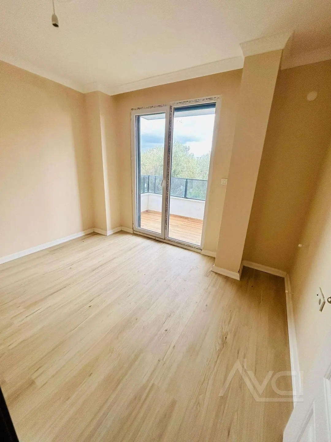 AVCI’DAN DENİZE 350 MT 4+1 BAHÇELİ MANZARALI SIFIR VİLLA