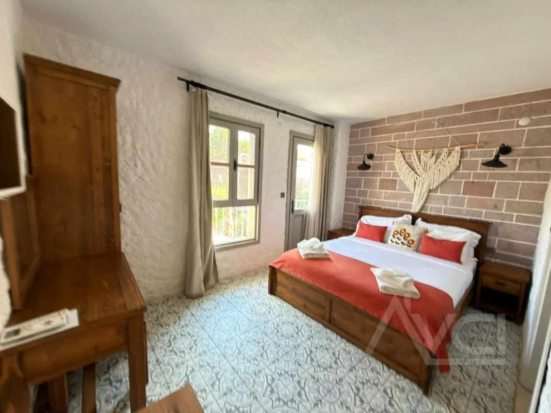 AVCI’DAN CUNDA SAHİLE 50MT 11 ODALI AKTİF TAŞ OTEL