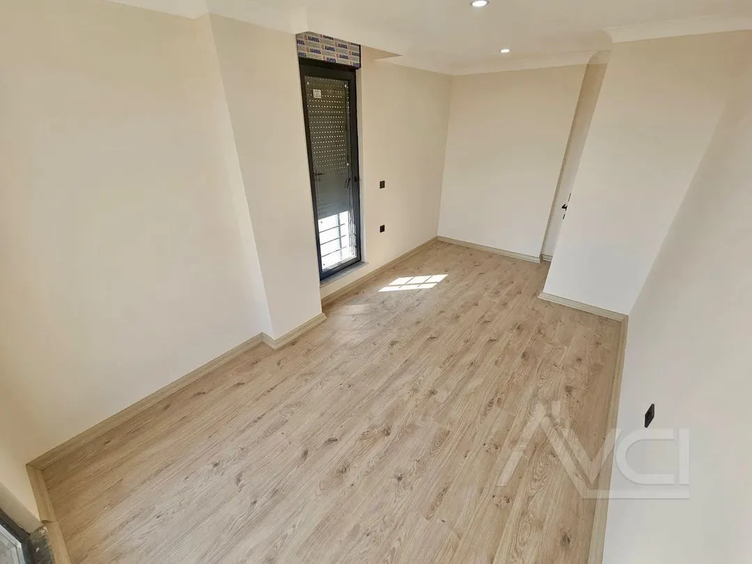 AVCI’DAN DENİZE 300 MT YOL ALTINDA 4+1 LÜKS VİLLA