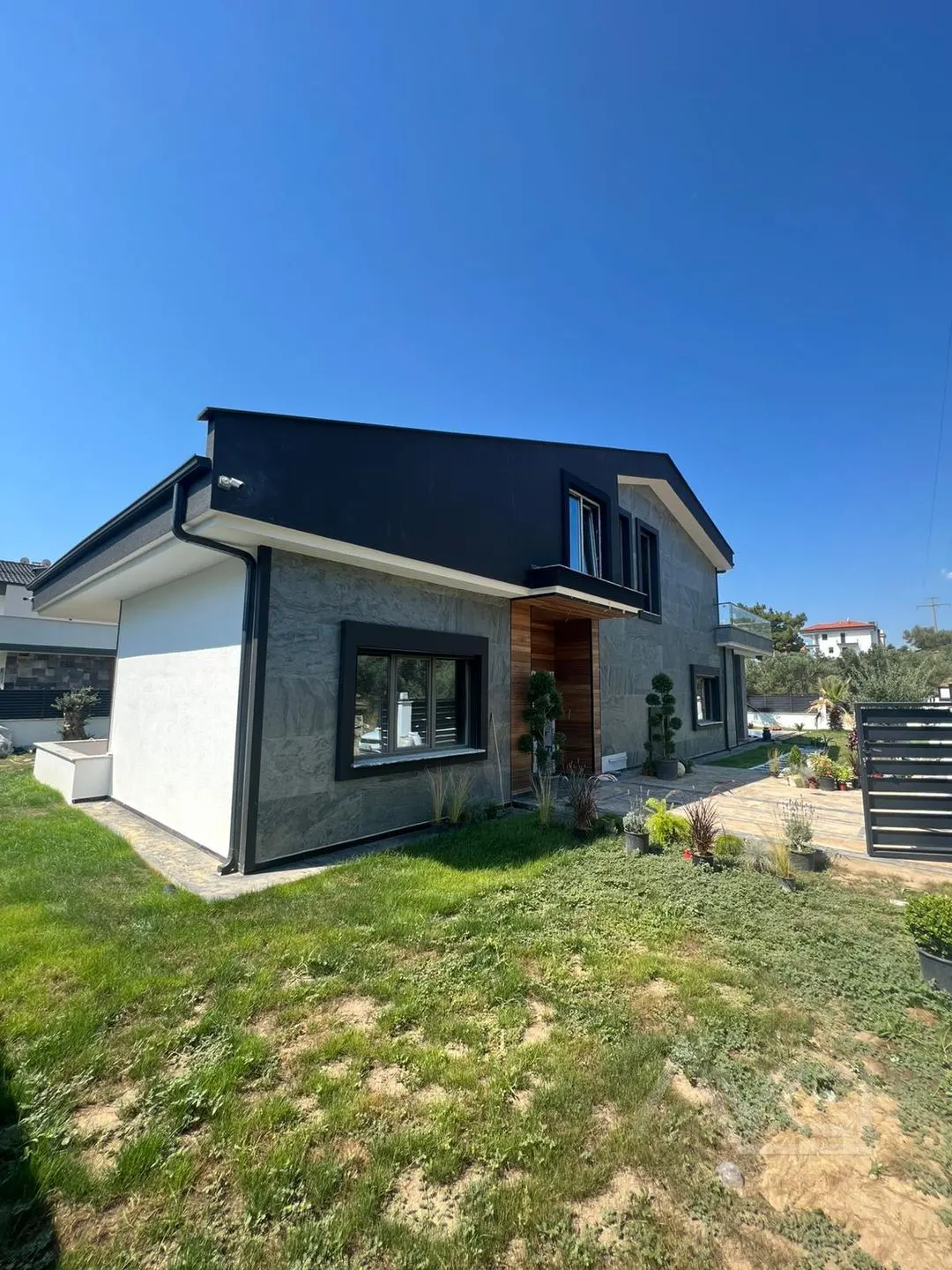 AVCI’DAN 660M2 ARSALI MÜSTAKİL HAVUZLU DENİZ MANZ VİLLA