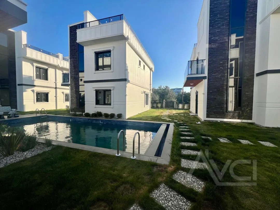 AVCI’DAN HAVUZLU GİRİŞTE ODALI 4+1 LÜKS VİLLALAR