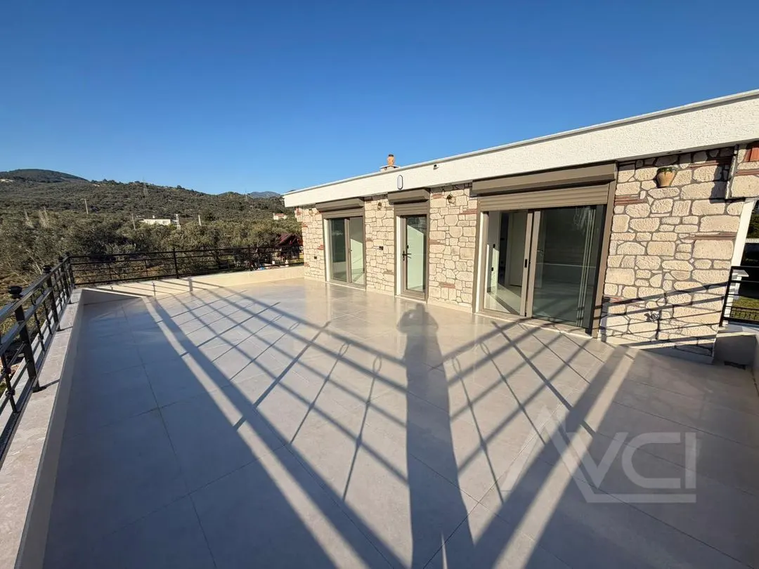 AVCI’DAN 700 M2 ARSA 6+1 GİRİŞ ODALI MÜSTAKİL HAVUZLU VİLLA