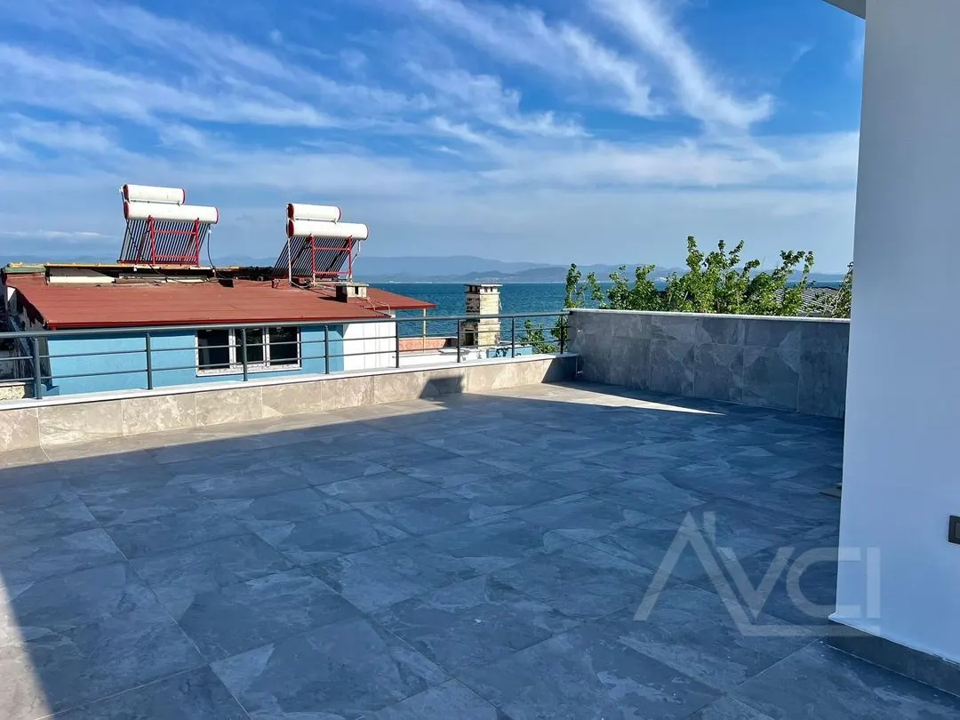 AVCI’DAN DENİZE SIFIR LÜKS 3+1 VİLLA
