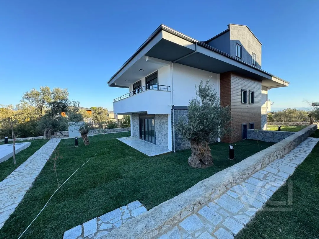 AVCI’DAN OTELLER BÖLGESİ HAVUZLU SİTE İÇİNDE SIFIR VİLLA