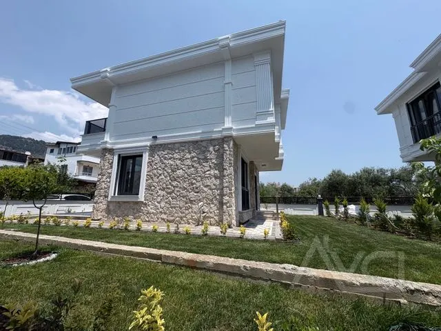 AVCI’DAN KÜÇÜKKUYUDA SİTE İÇERİSİNDE MÜSTAKİL YOLA YAKIN 3+1 VİLLA