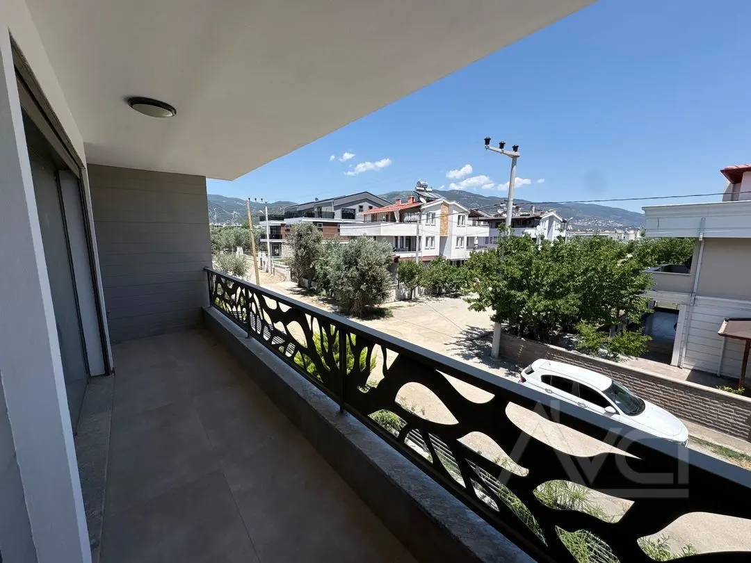 AVCI’DAN NARLI ALTINDA 5+1 DENİZE 100MT İKİZ VİLLA
