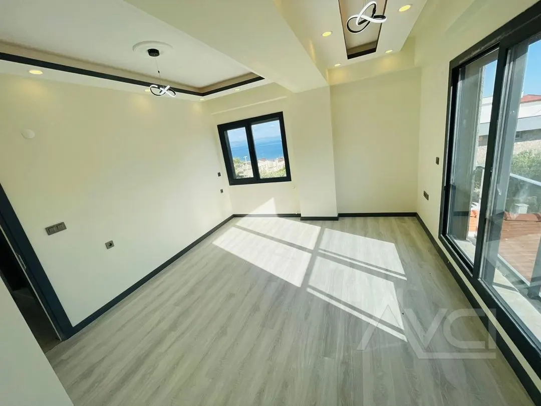 AVCI’DAN 400 M2 ARSA TAM MÜSTAKİL DENİZ MANZARALI VİLLA