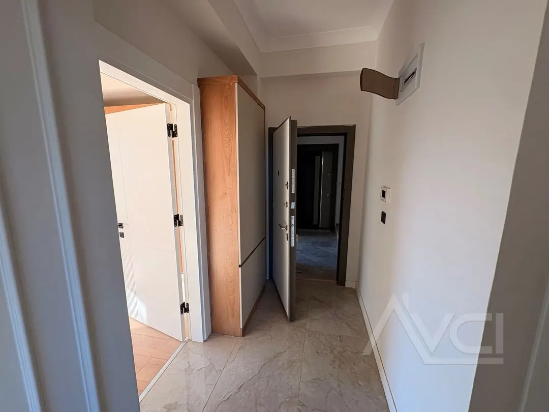 AVCI’DAN GÜRE YOL ALTINDA DENİZE YAKIN 2+1 BAHÇE KULLANIMLI LÜKS DAİRE