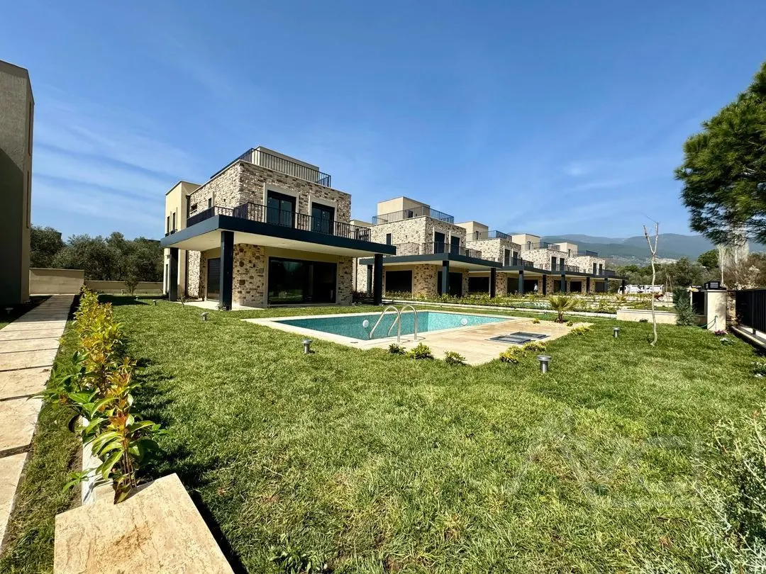 AVCI’DAN 440M2 ARSA GÜRE YOLUNDA TAM MÜSTAKİL HAVUZLU VİLLA