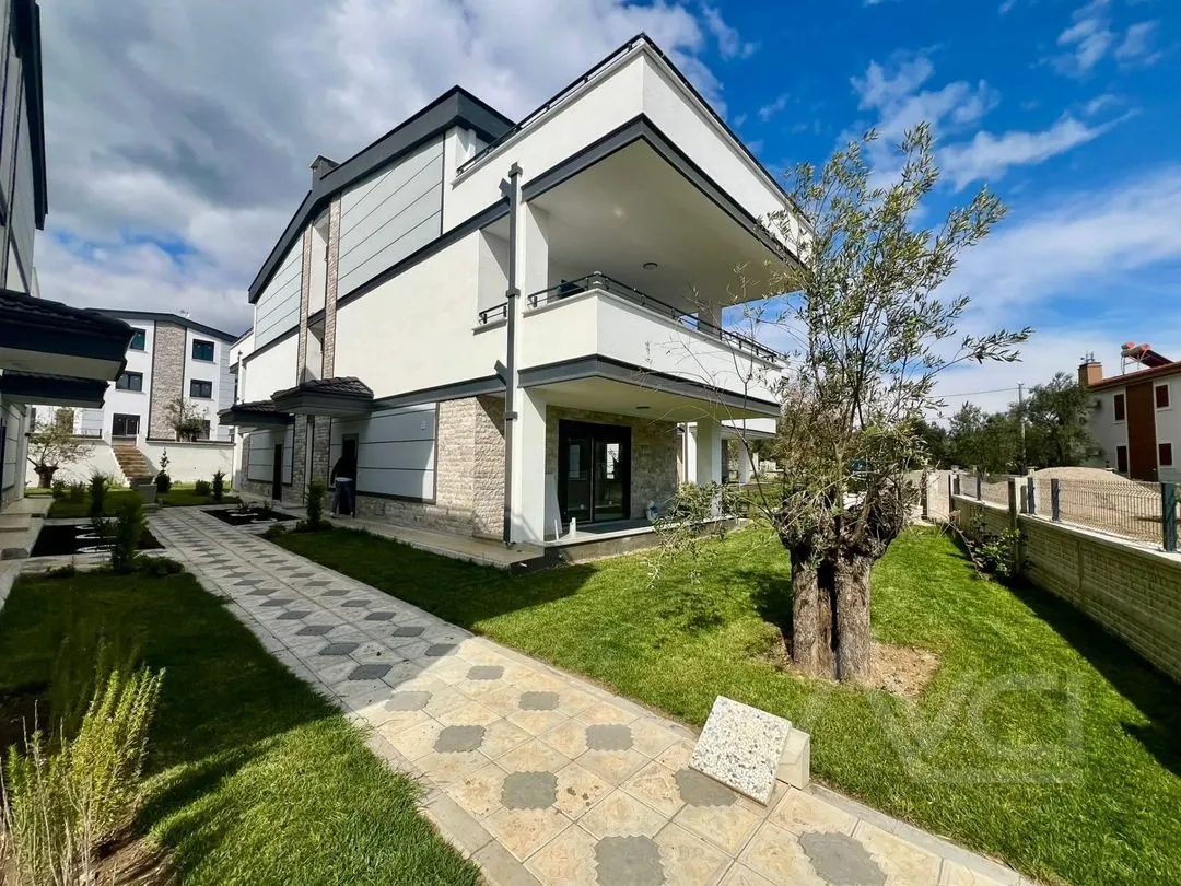 AVCI’DAN DENİZE 300MT HAVUZLU GÜVENLİKLİ GİRİŞTE ODALI 6+1