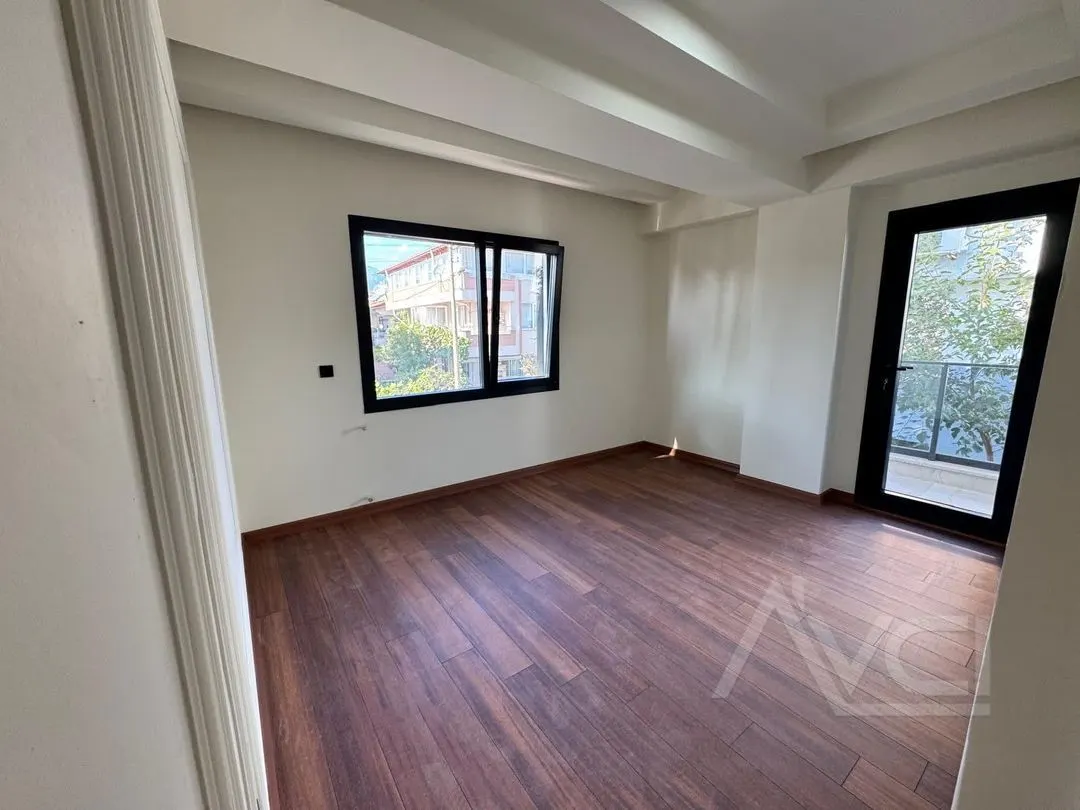 AVCI’DAN İKİZÇAY’DA DENİZE 40MT 4+1 SIFIR VİLLA
