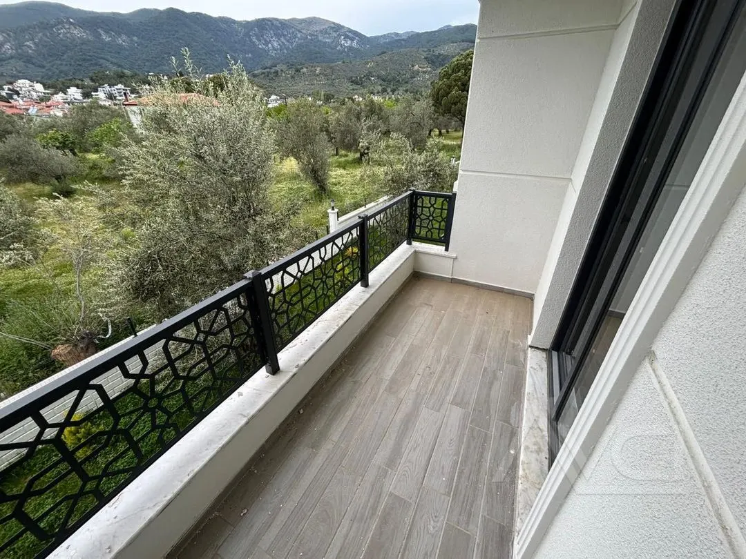 AVCI'DAN GÜRE'DE 2+1 BAHÇE KATI VE ÜST KAT LÜKS DAİRE