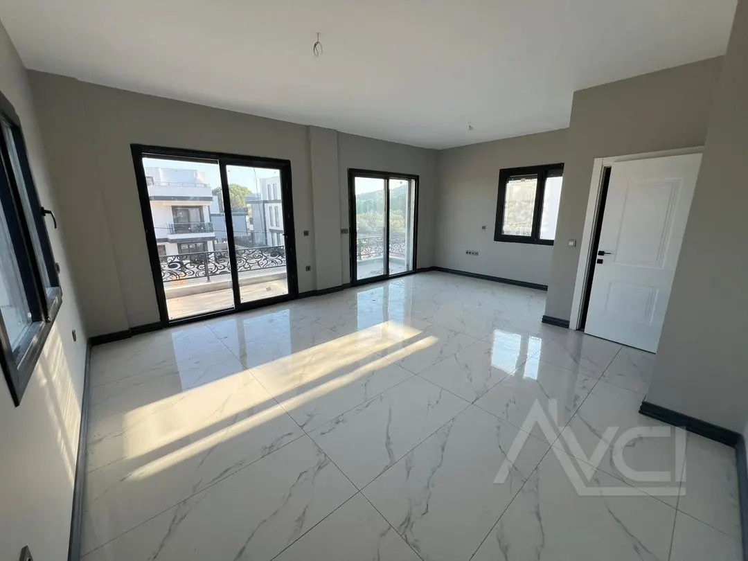 AVCI’DAN 300 M2 ARSA 4 TARAFI BAHÇE YÜRÜYÜŞ YOLU CEPHELİ TAM MÜSTAKİL