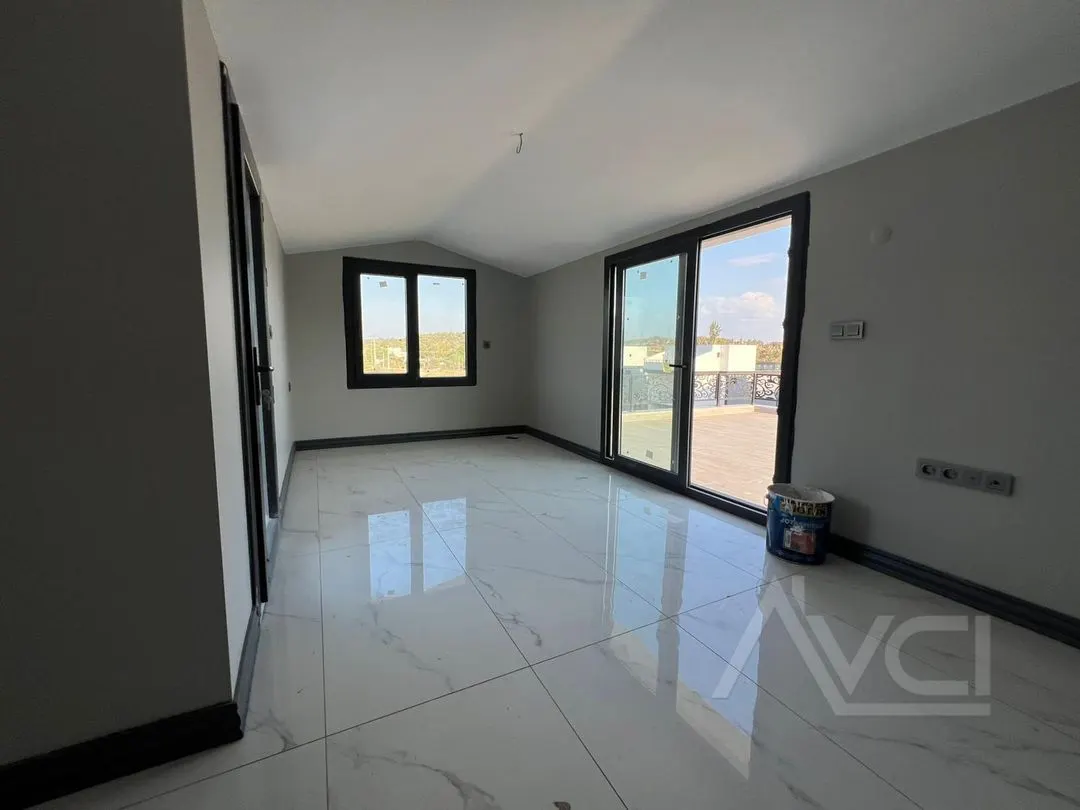AVCI’DAN 300 M2 ARSA 4 TARAFI BAHÇE YÜRÜYÜŞ YOLU CEPHELİ TAM MÜSTAKİL