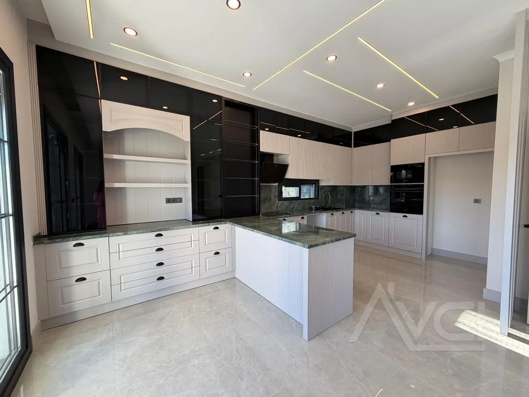 AVCI’DAN 700M2 ARSA İÇİNDE MÜSTAKİL HAVUZLU VİLLA