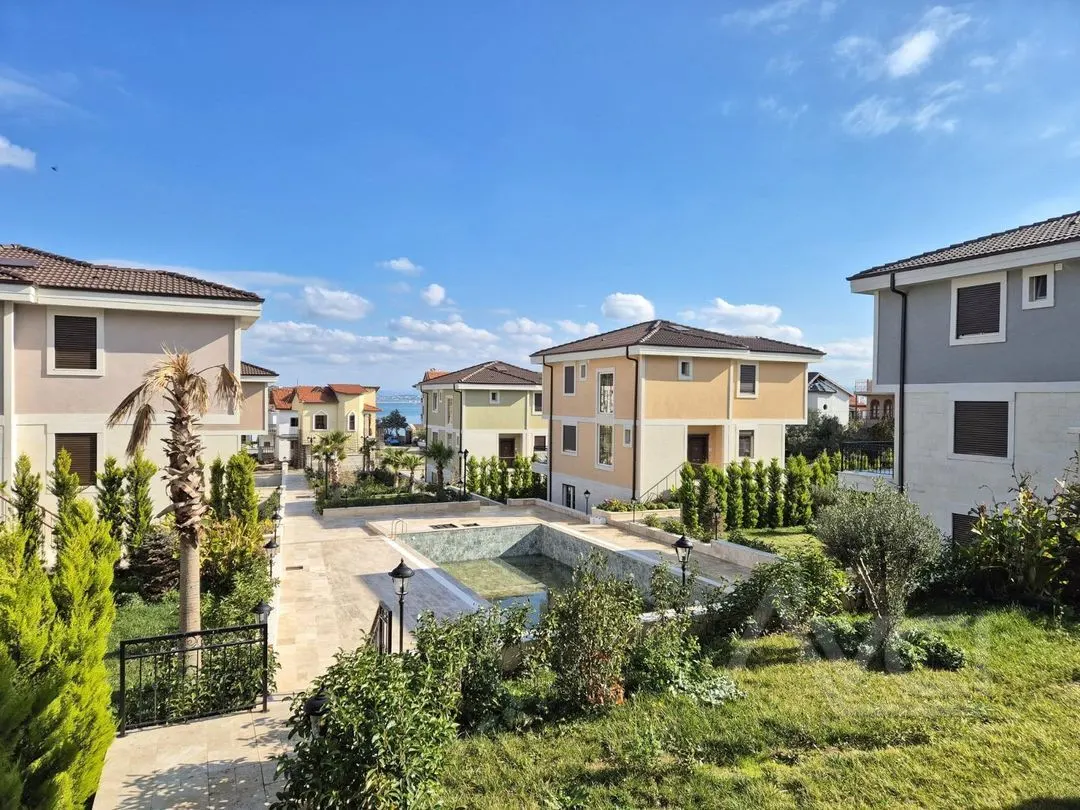 AVCI’DAN CUNDA’DA DENİZE 50MT 400M2 ARSALI MÜSTAKİL VİLLA