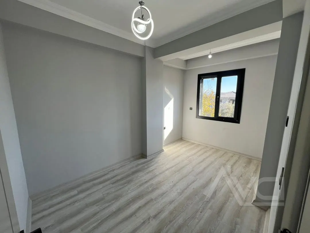 AVCI’DAN YÜRÜYÜŞ YOLU CEPHE /AYRI MUTFAK/GİRİŞTE ODA/MÜSTAKİL VİLLA