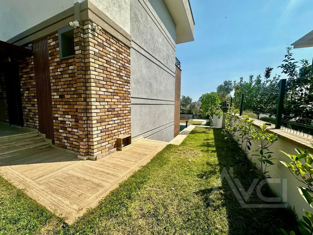 AVCI’DAN 5+1 MÜSTAKİL HAVUZLU DENİZ MANZARALI DENİZE 350 MT  VİLLA