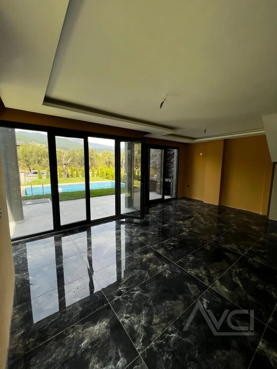 OTELLER CİVARINDA 320M2 ARSALI 4+1 MÜSTAKİL HAVUZLU VİLLA
