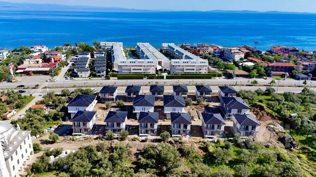 AVCI-YALI ADATEPE DENİZE 100MT HAVUZLU 6,000M2 İÇİNDE 4+1 VİLLA