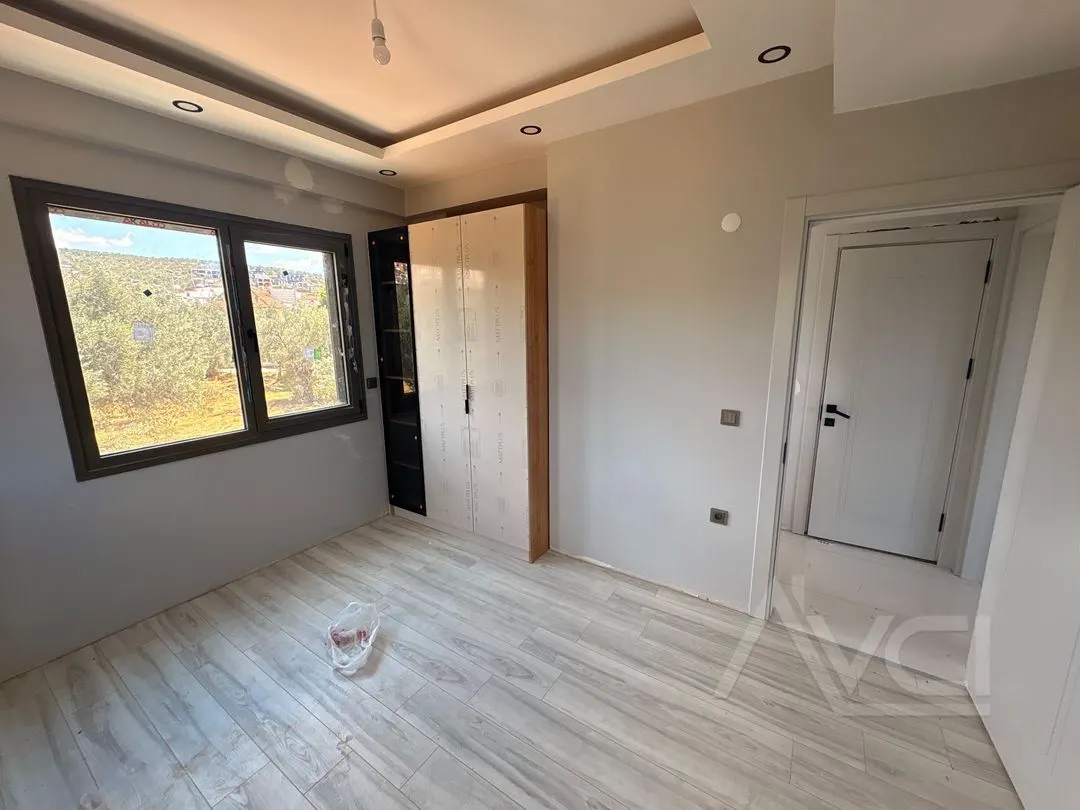 AVCI’DAN 3+1 DENİZ MANZARALI GİRİŞTE ODALI 350M2 İÇESİNDE PELİTKÖY’DE TEK MÜSTAKİL