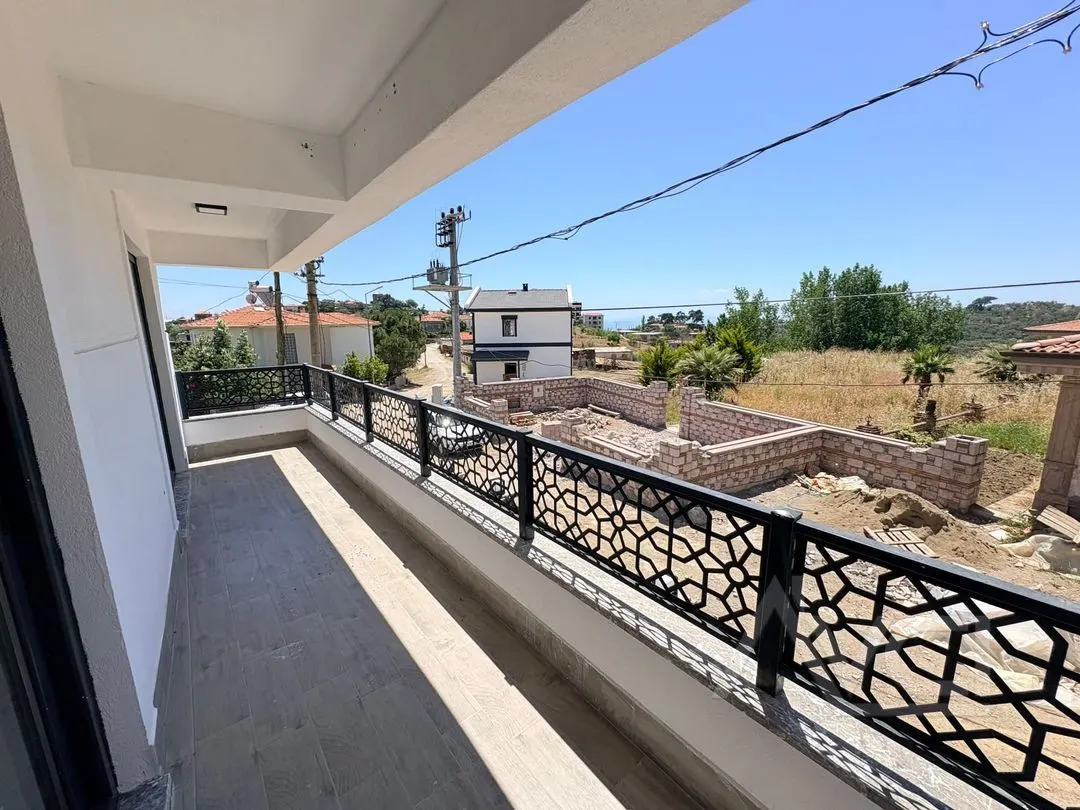 AVCI’DAN NARLI’DA KÖY İÇERİSİNDE 3 KATLI  6+1